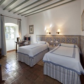 Bedroom at Almagro Parador