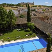 Swimming pool at Parador de Chinchon