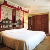 Parador de Cuenca bedroom