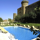 Swimming pool at Oropesa Parador