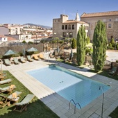 Swimming pool at Parador Plasencia - Extremadura