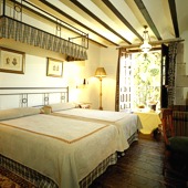 bedroom at Parador de Santillana Gil Blas